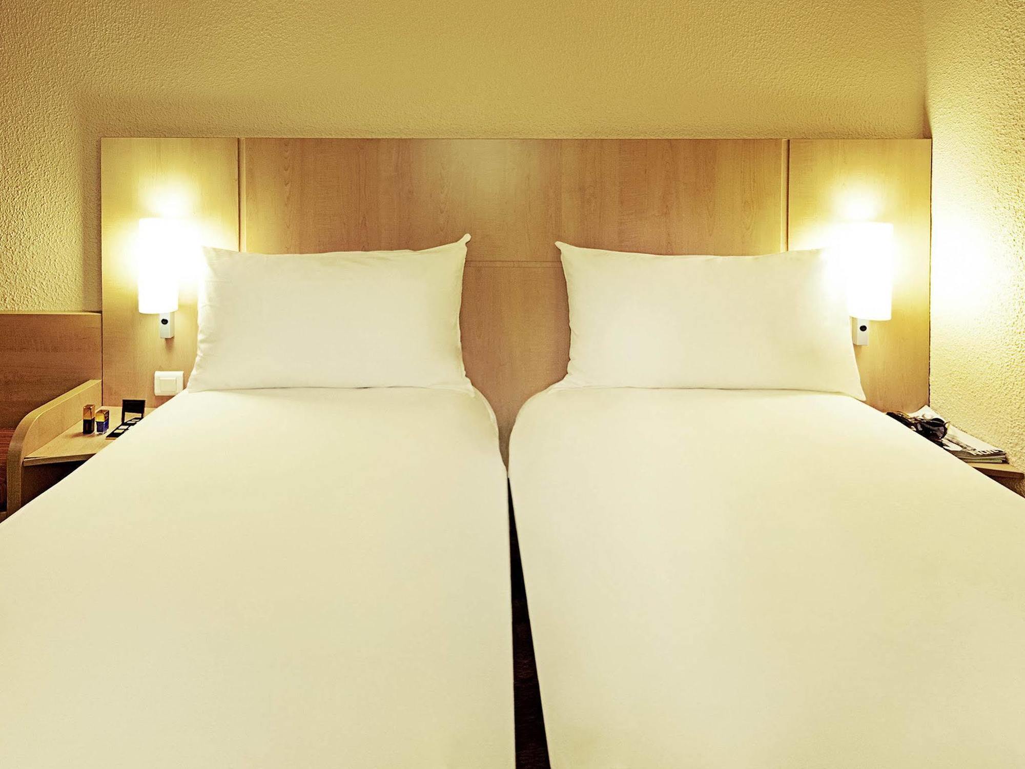 Готель Ibis London Excel-Docklands Екстер'єр фото